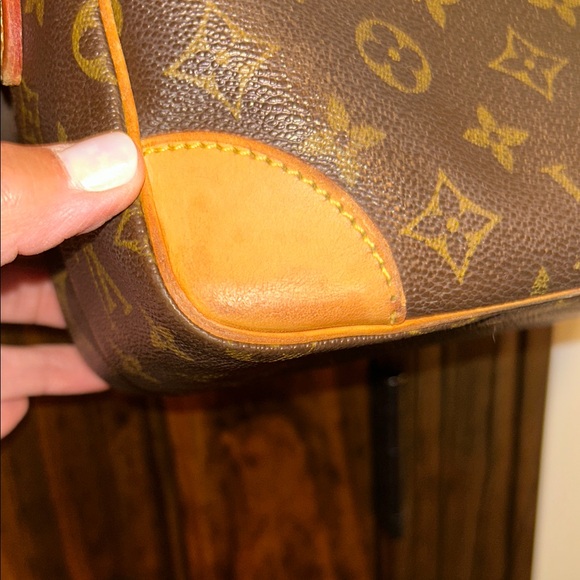 Louis Vuitton Monogram Brown Reporter Bag - Picture 11 of 16